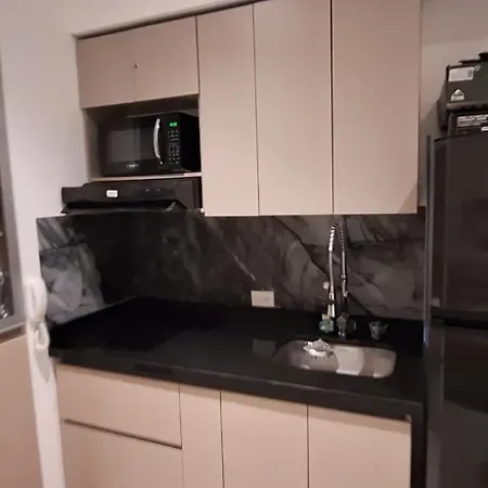 Moderno Cerca Del Aeropuerto Apartamento *